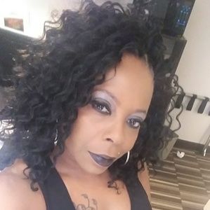 Meet your Posher, Yolanda